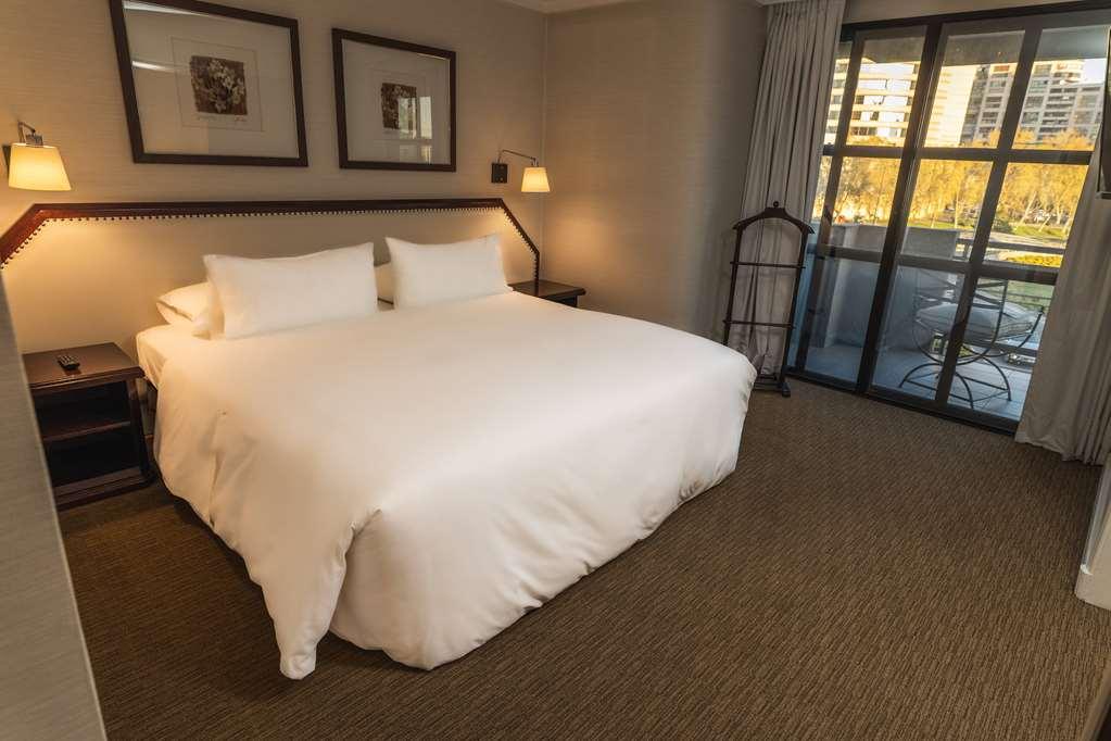 Wyndham Garden Santiago Hotel Room photo