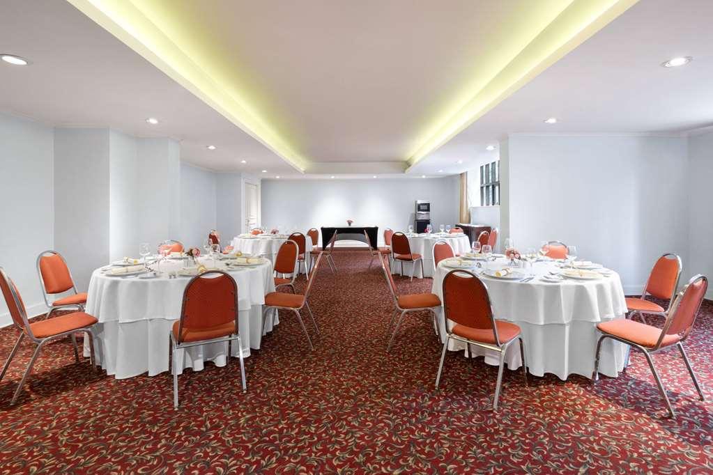 Wyndham Garden Santiago Hotel Facilities photo