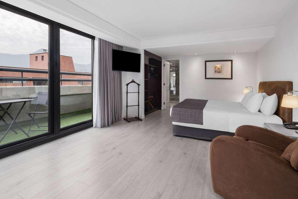 Wyndham Garden Santiago Hotel Room photo