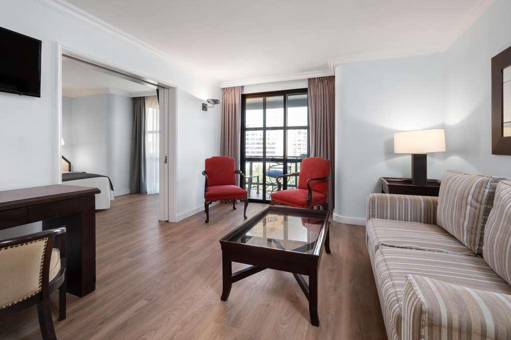 Wyndham Garden Santiago Hotel Room photo