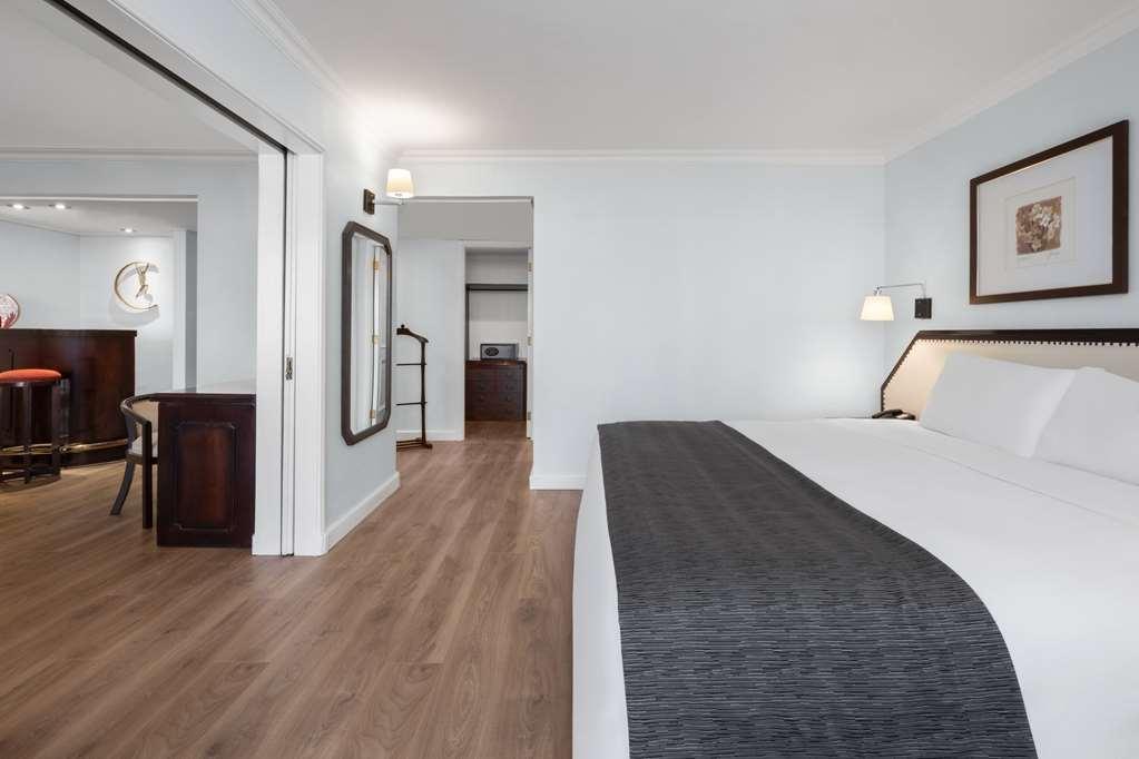 Wyndham Garden Santiago Hotel Room photo