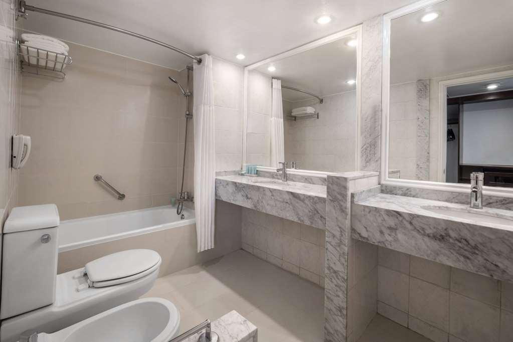 Wyndham Garden Santiago Hotel Room photo